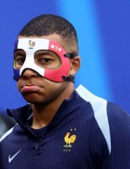 Bất ngờ với Kylian Mbappe