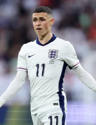 Phil Foden tiết lộ thay đổi trên sân tập tuyển Anh