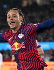 Ở lại RB Leipzig sẽ là một lựa chọn thông minh của Xavi Simons