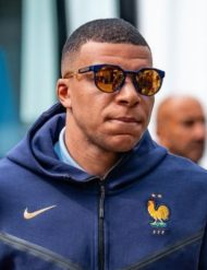 Mbappe xuất hiện ở hộp đêm khi được cho 'nghỉ phép'